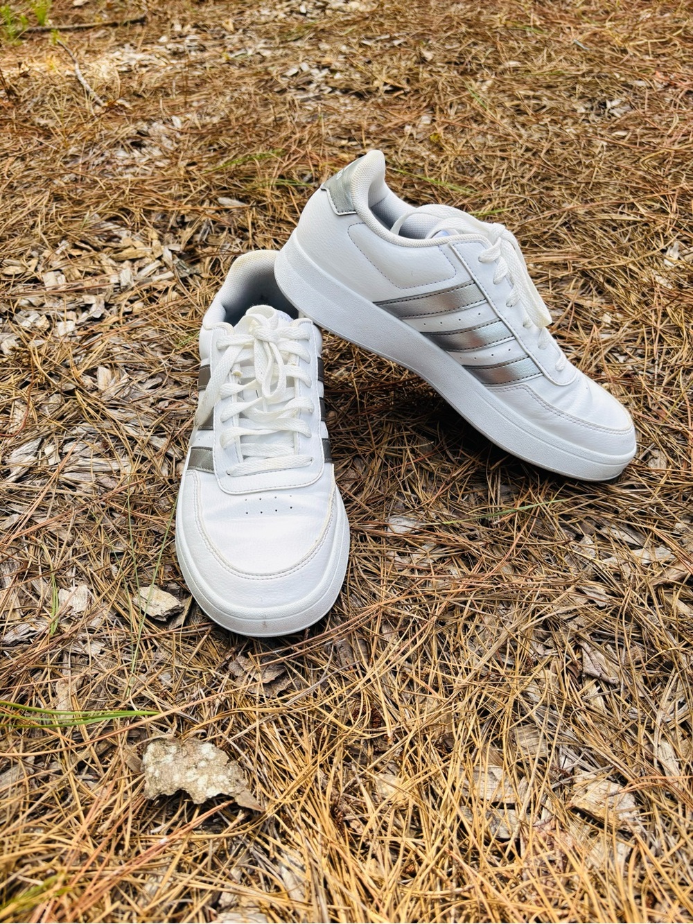 Adidas Breaknet 2.0 Women’s White Sneakers with Metallic Silver Stripes size 9.5 - Picture 6 of 11